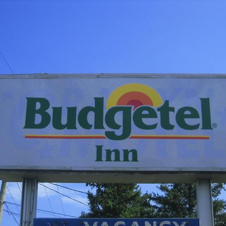 Budgetel Inn Glens Falls-Lake George-Saratoga Exterior photo