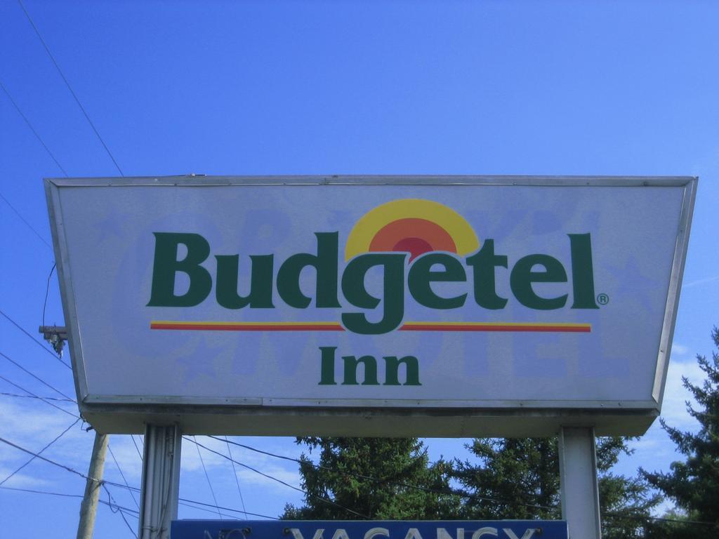 Budgetel Inn Glens Falls-Lake George-Saratoga Exterior photo