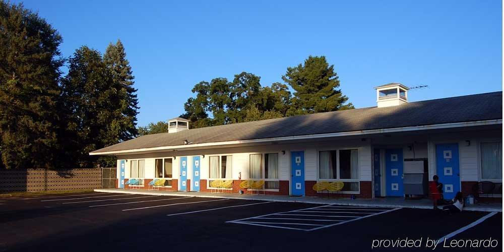 Budgetel Inn Glens Falls-Lake George-Saratoga Exterior photo